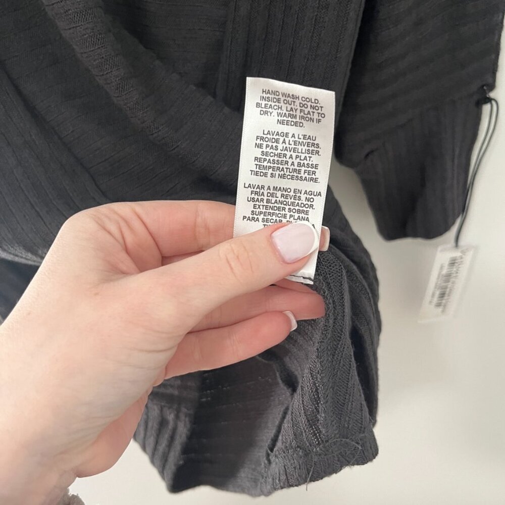 NEW Velvet by Graham & Spencer Aslina Dark Gray Short Sleeve Blouse Size XS - Picture 6 of 6